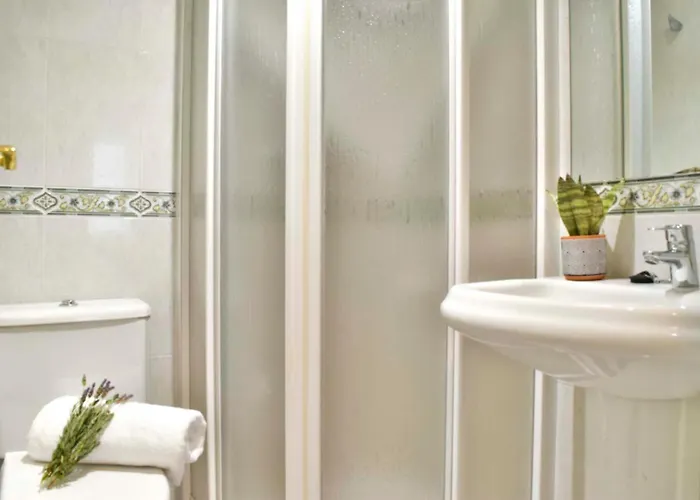 Dona Tori Fuengirola